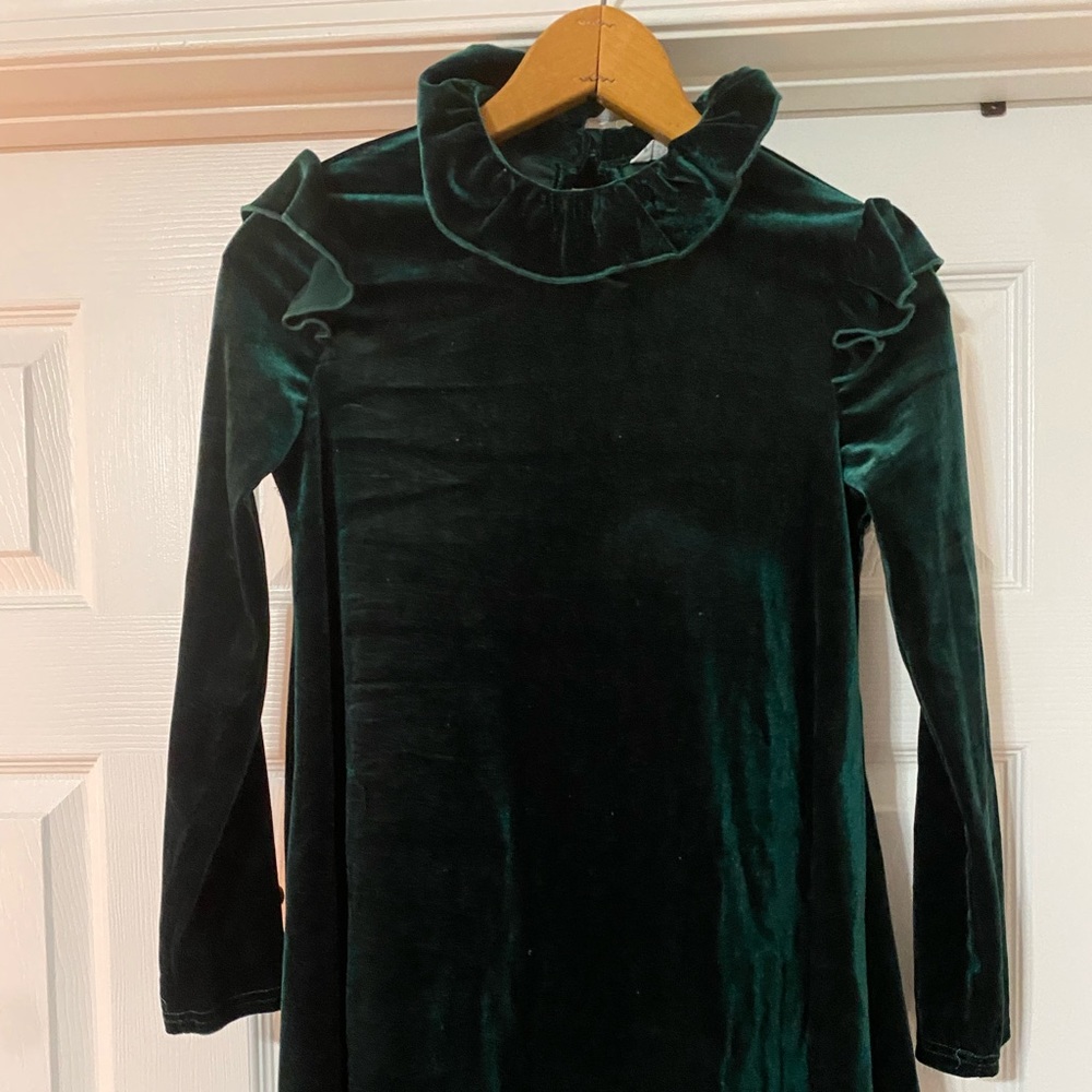 Beautiful emerald green (faux) velvet dress